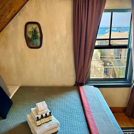 Crew'S Quarters Boarding House - Caters To Men Hotel Provincetown Bagian luar foto
