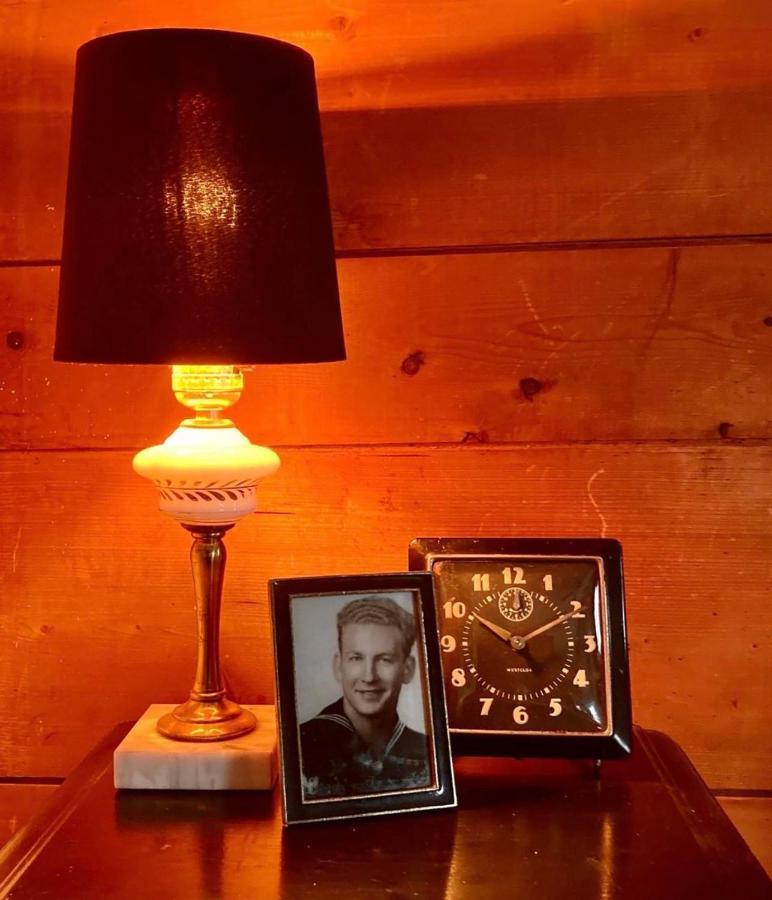 Crew'S Quarters Boarding House - Caters To Men Hotel Provincetown Bagian luar foto
