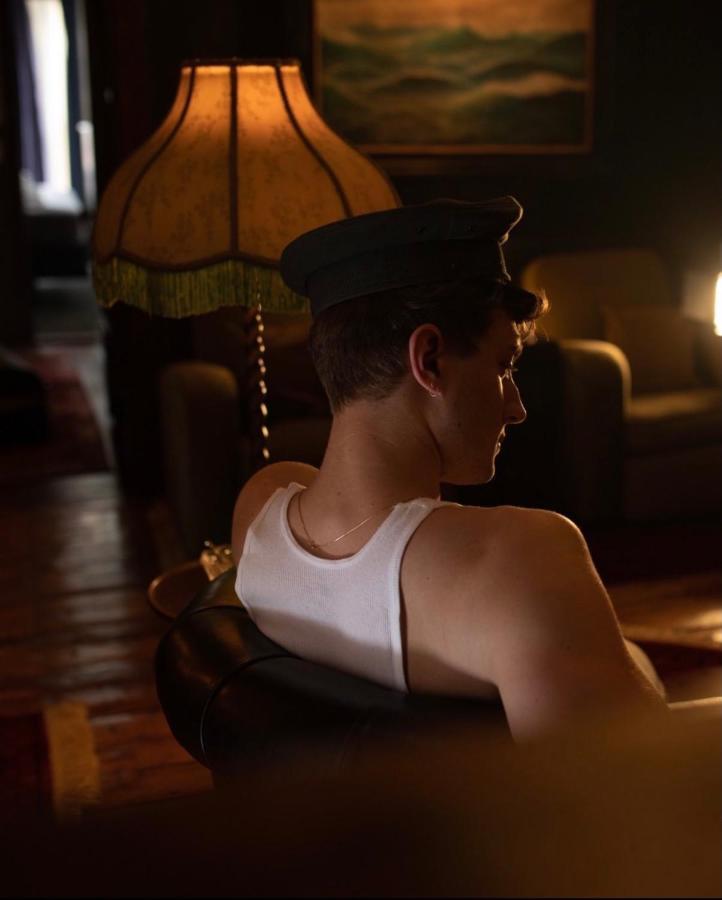 Crew'S Quarters Boarding House - Caters To Men Hotel Provincetown Bagian luar foto