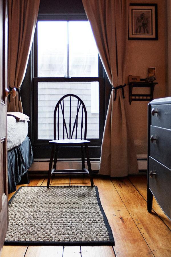 Crew'S Quarters Boarding House - Caters To Men Hotel Provincetown Bagian luar foto