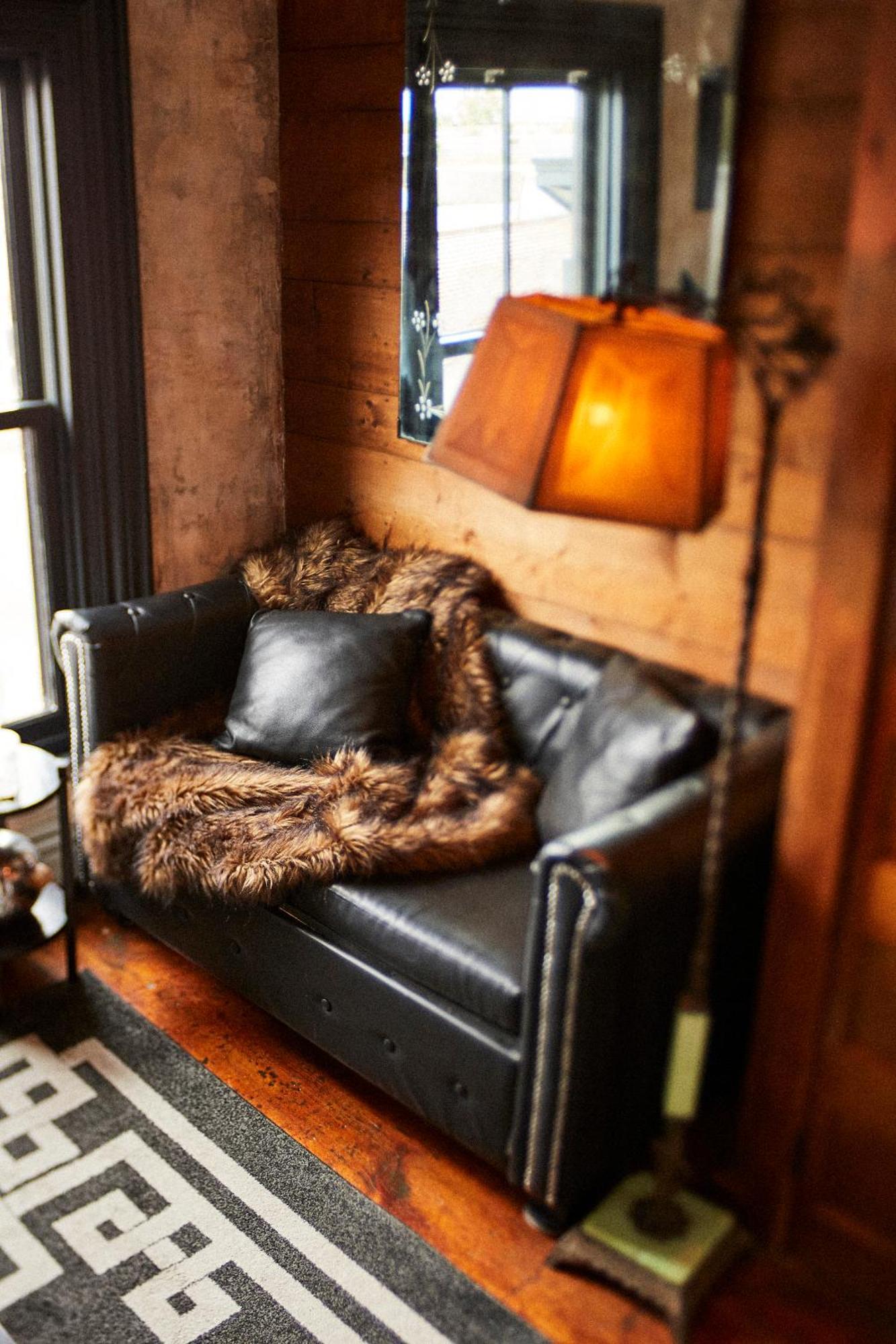 Crew'S Quarters Boarding House - Caters To Men Hotel Provincetown Bagian luar foto